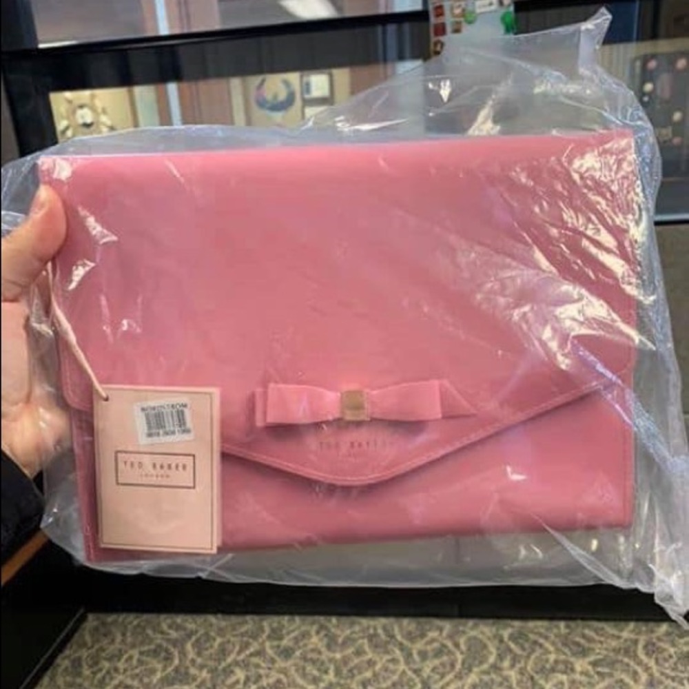 💗 Ted Baker London PINK Clutch 💗